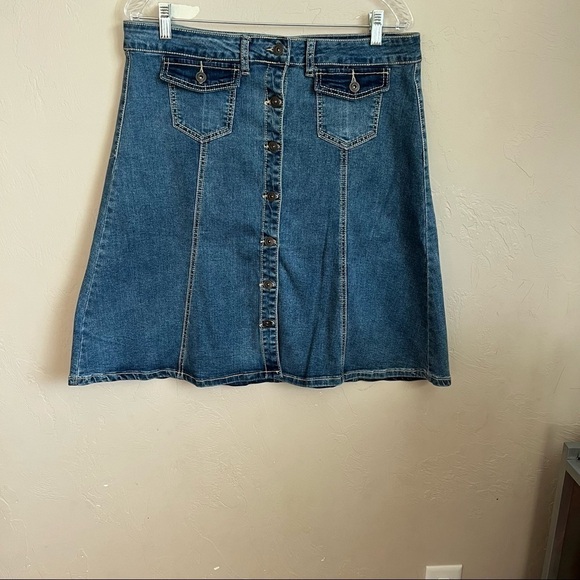 Suzanne Betro Button Down Knee Length Denim Skirt - Picture 2 of 8